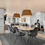 בית נופש Lovely In With Kitchen