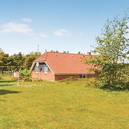 Lovely In With Kitchen Holiday home