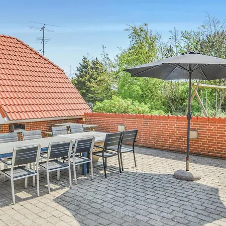 Lovely In With Kitchen