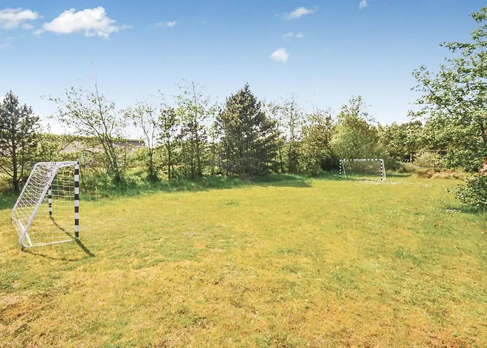 Дом отдыха Lovely In With Kitchen