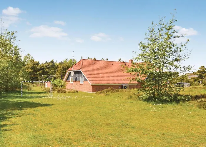 Lovely In With Kitchen Дом отдыха