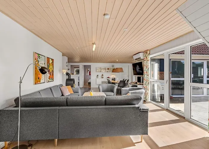 Дом отдыха Lovely In With Kitchen