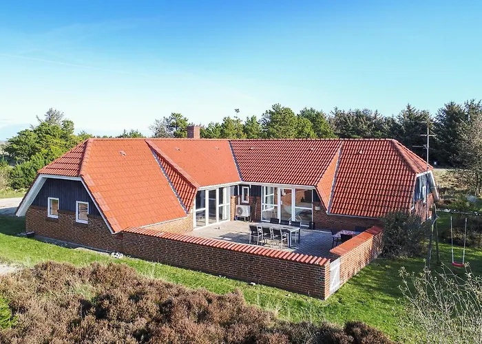 Дом отдыха Lovely In With Kitchen