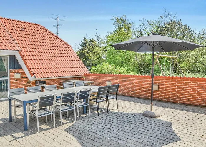 Lovely In With Kitchen