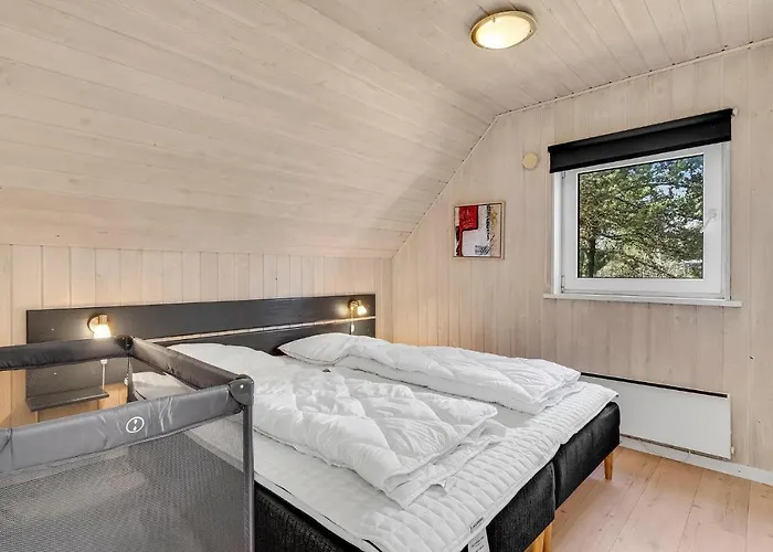 Lovely In With Kitchen