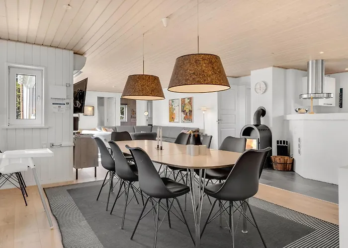 Дом отдыха Lovely In With Kitchen